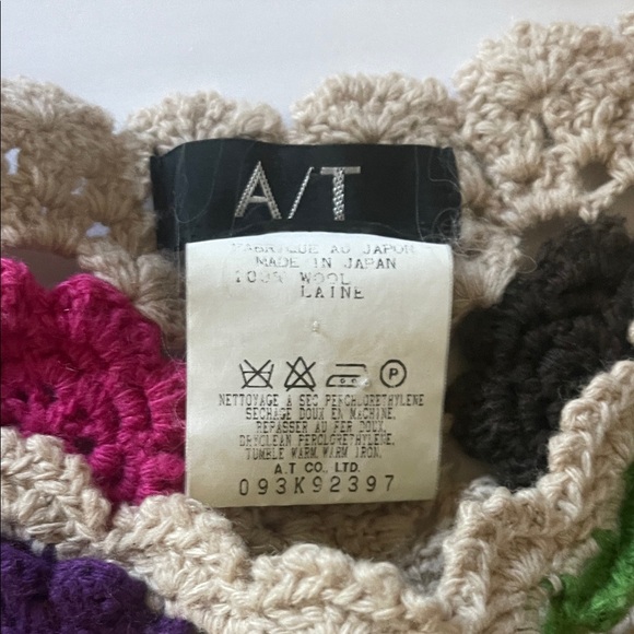 Colorful Crochet Sleeveless 100% wool vest Top Size XS granny circle flowers - Picture 2 of 5